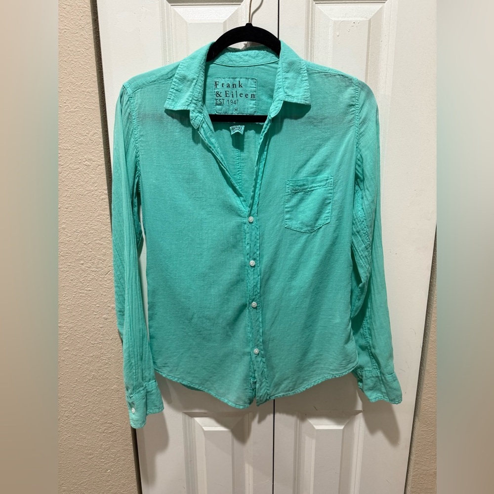 Frank & Eileen Light Green Button Down Shirt FABULOUS FOR SPRING!! - Picture 6 of 7